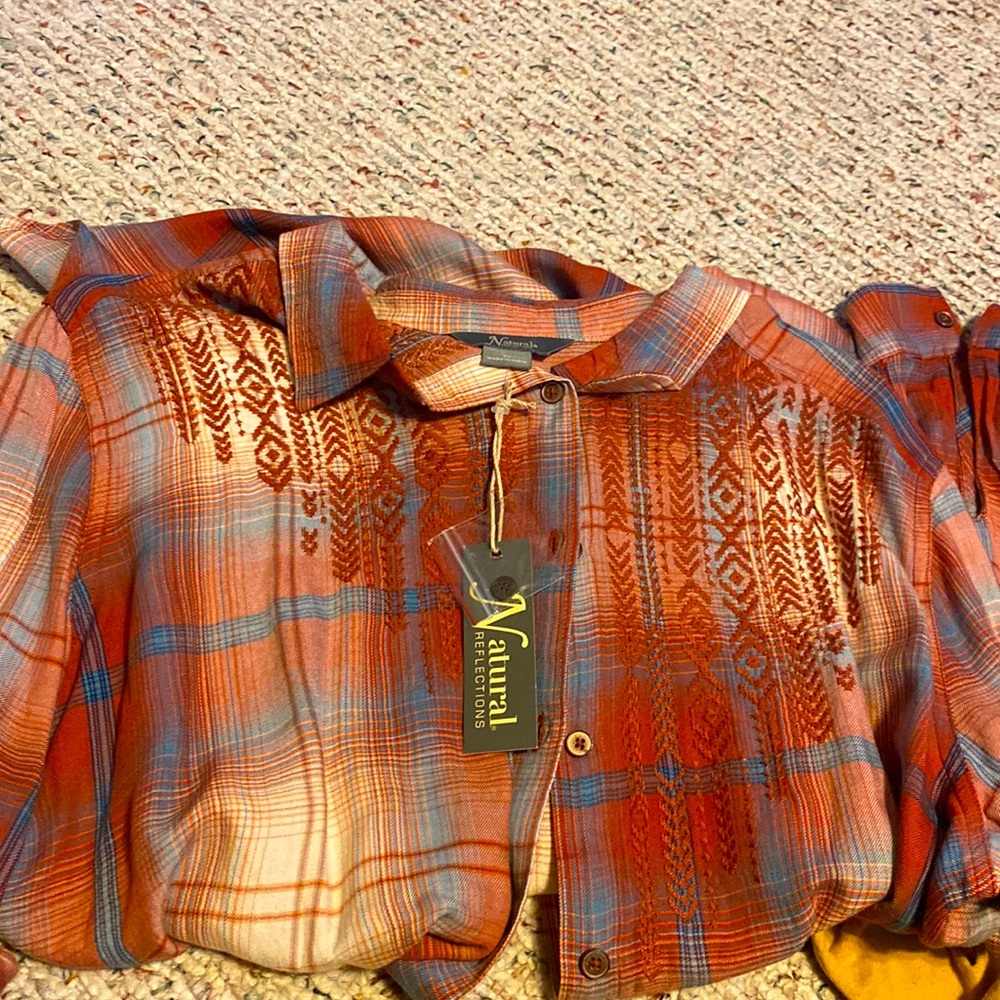 Natural Reflections Womens Button Up